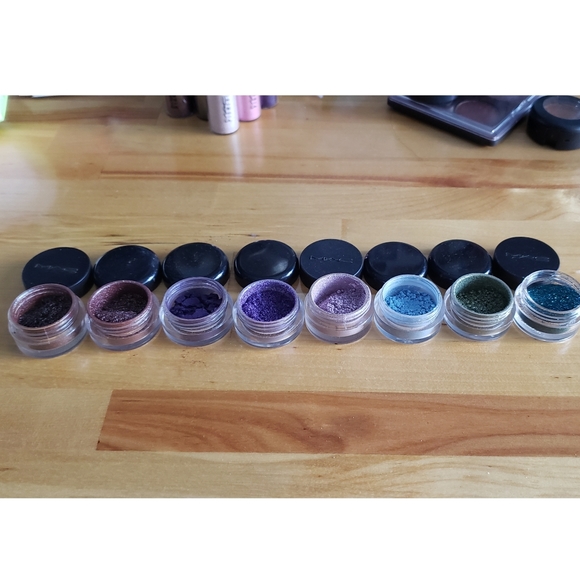 MAC Pigments (rubies, purples, blue-greens) - Picture 2 of 5